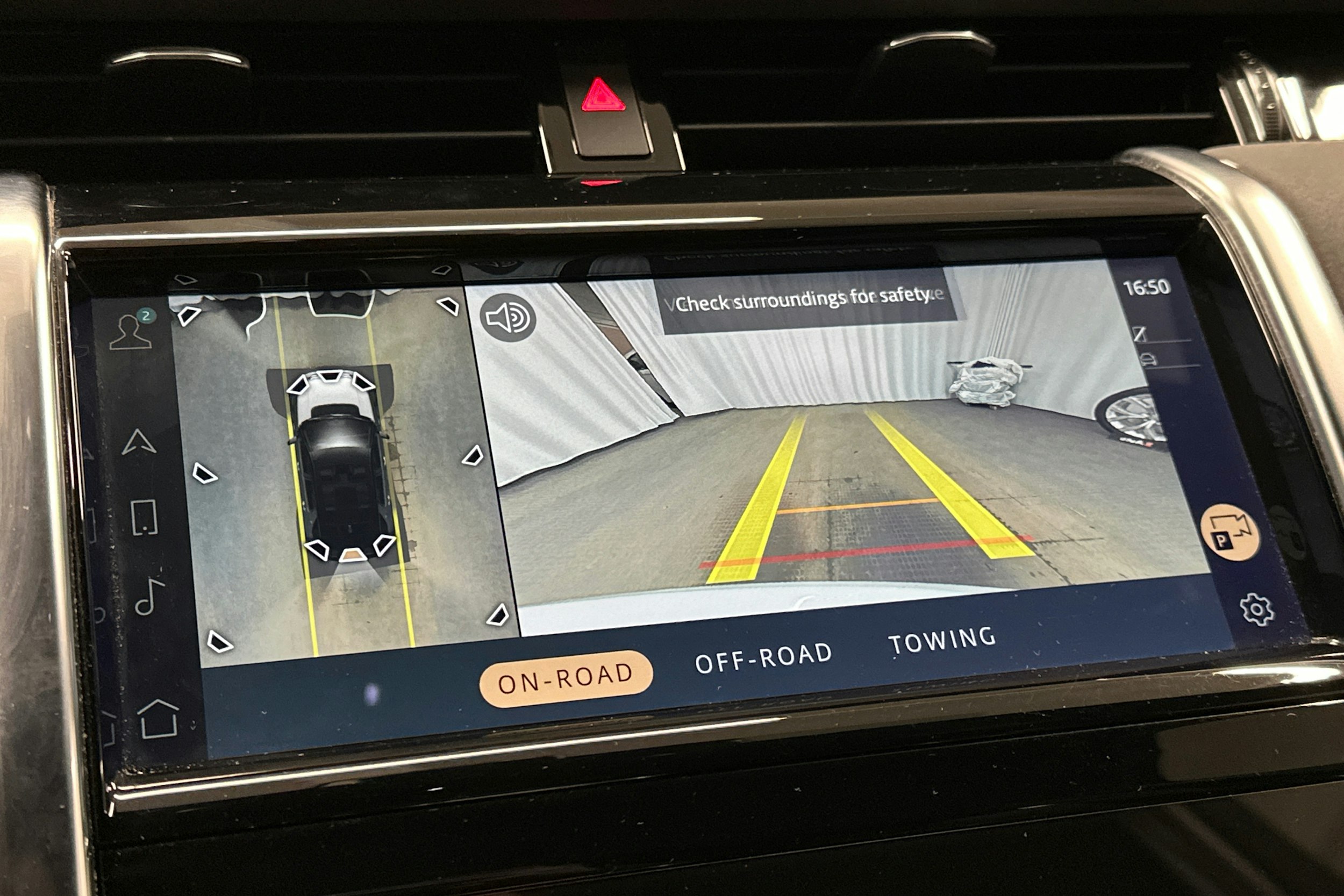 valkoinen Land Rover Discovery Sport 2021 kuva 30.