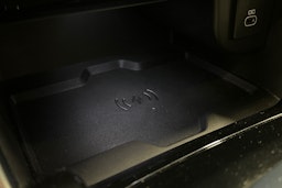 valkoinen Land Rover Discovery Sport 2021 kuva 32.