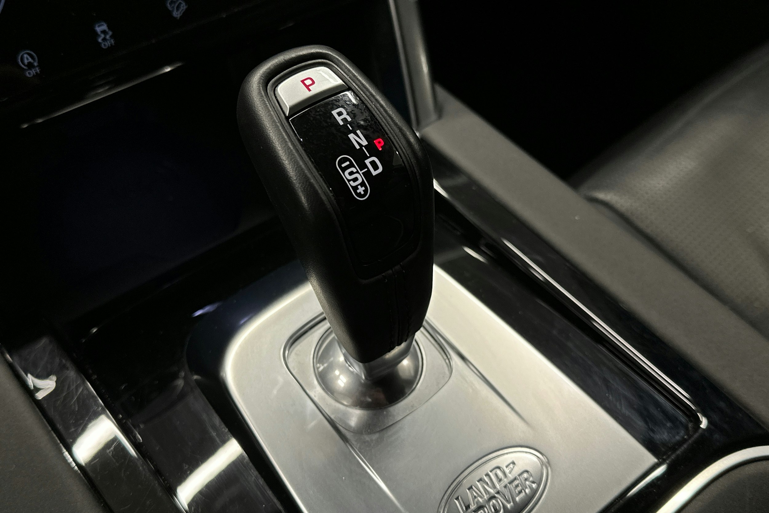 valkoinen Land Rover Discovery Sport 2021 kuva 33.