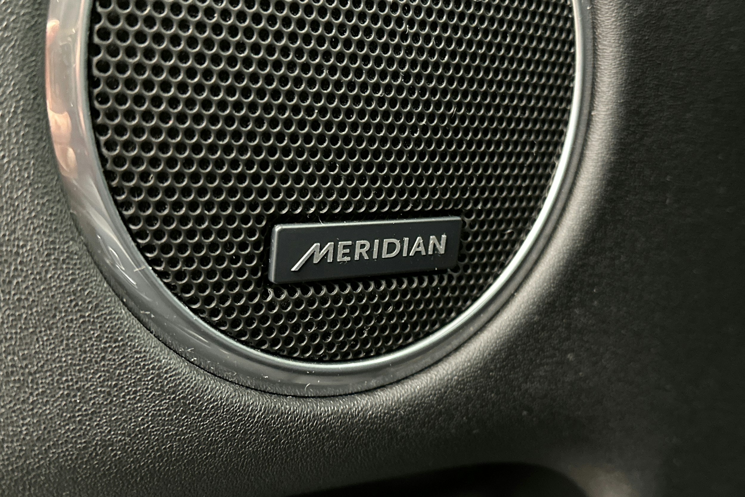 valkoinen Land Rover Discovery Sport 2021 kuva 35.