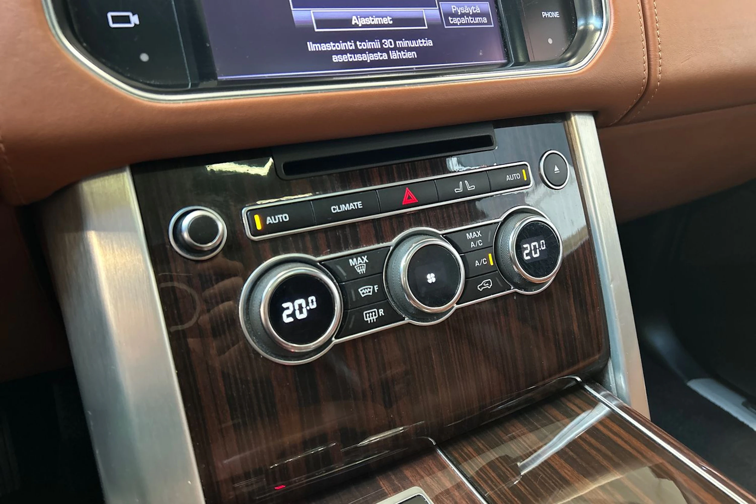 musta Land Rover Range Rover 2014 kuva 18.