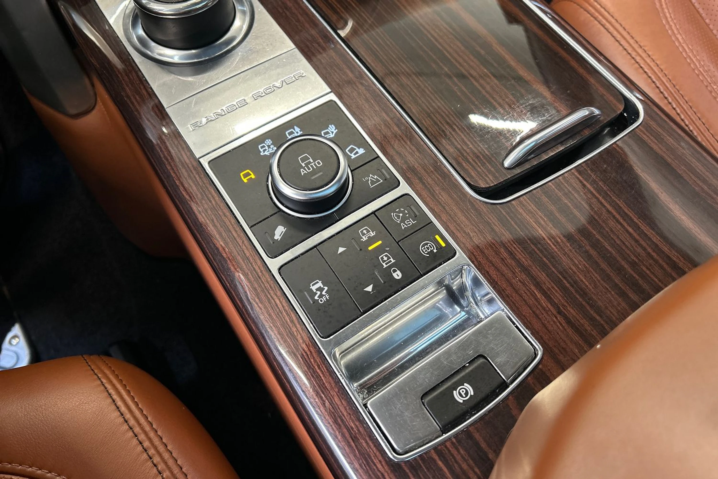 musta Land Rover Range Rover 2014 kuva 19.