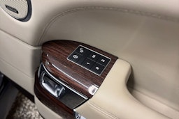 musta Land Rover Range Rover 2015 kuva 21.