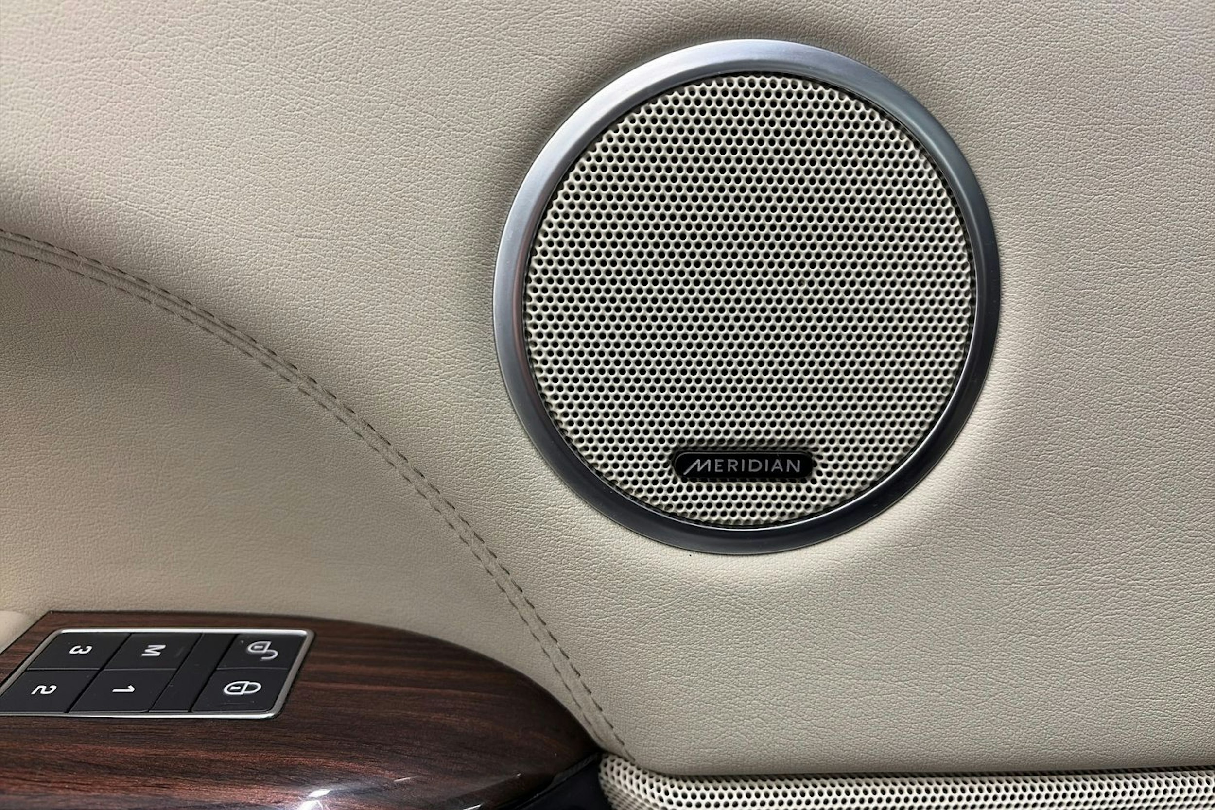 musta Land Rover Range Rover 2015 kuva 22.