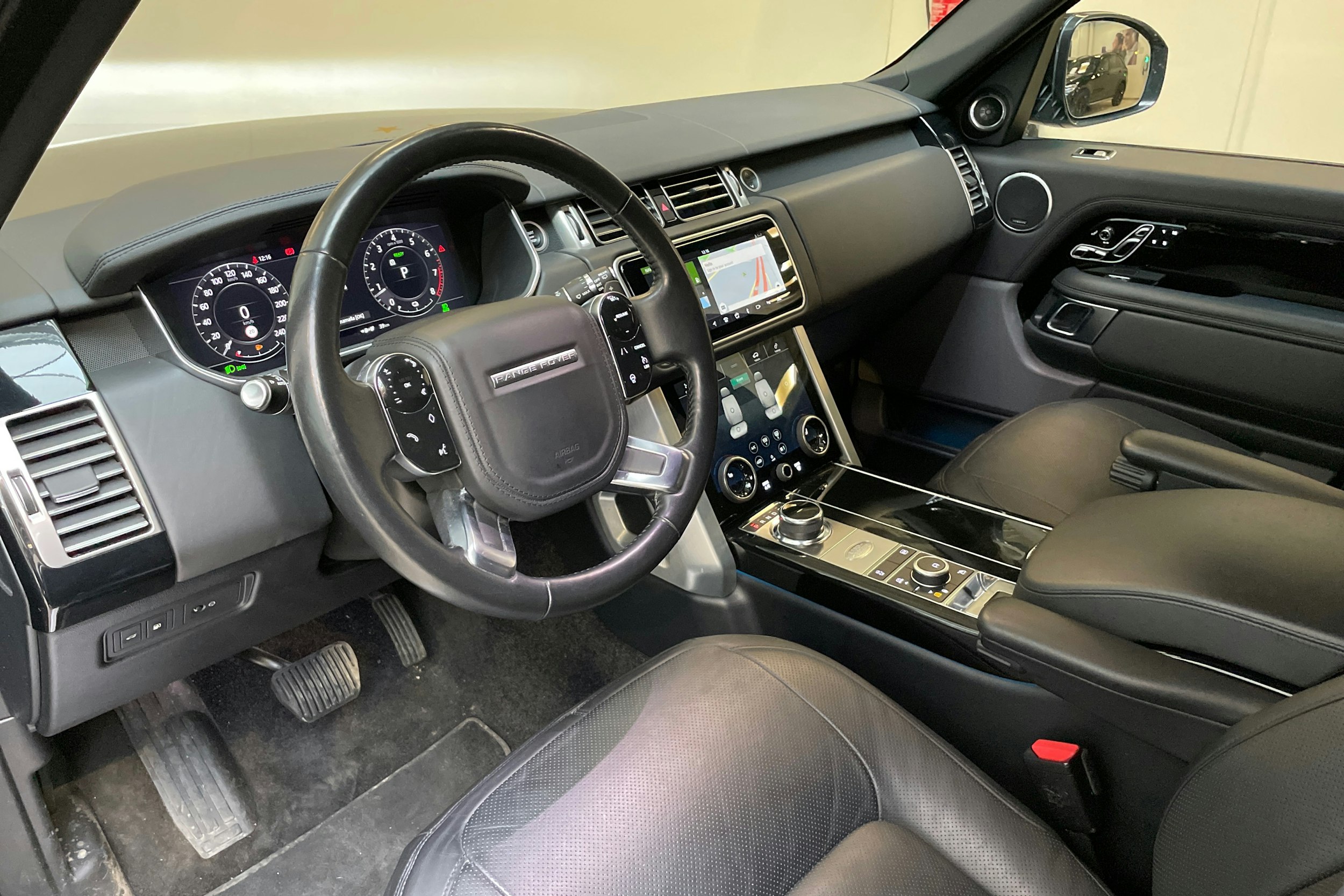 sininen Land Rover Range Rover 2018 kuva 6.