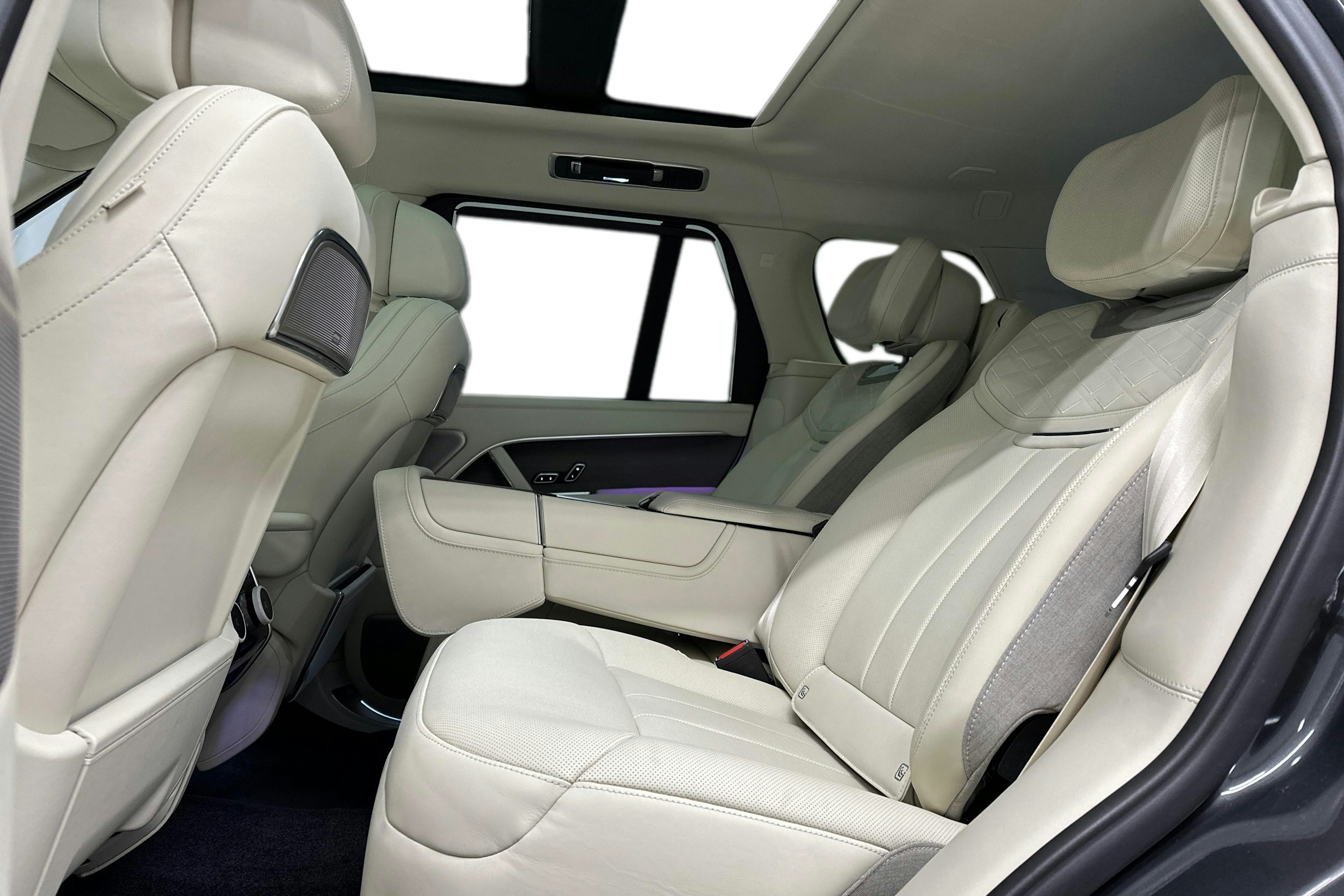 harmaa Land Rover Range Rover 2024 kuva 10.