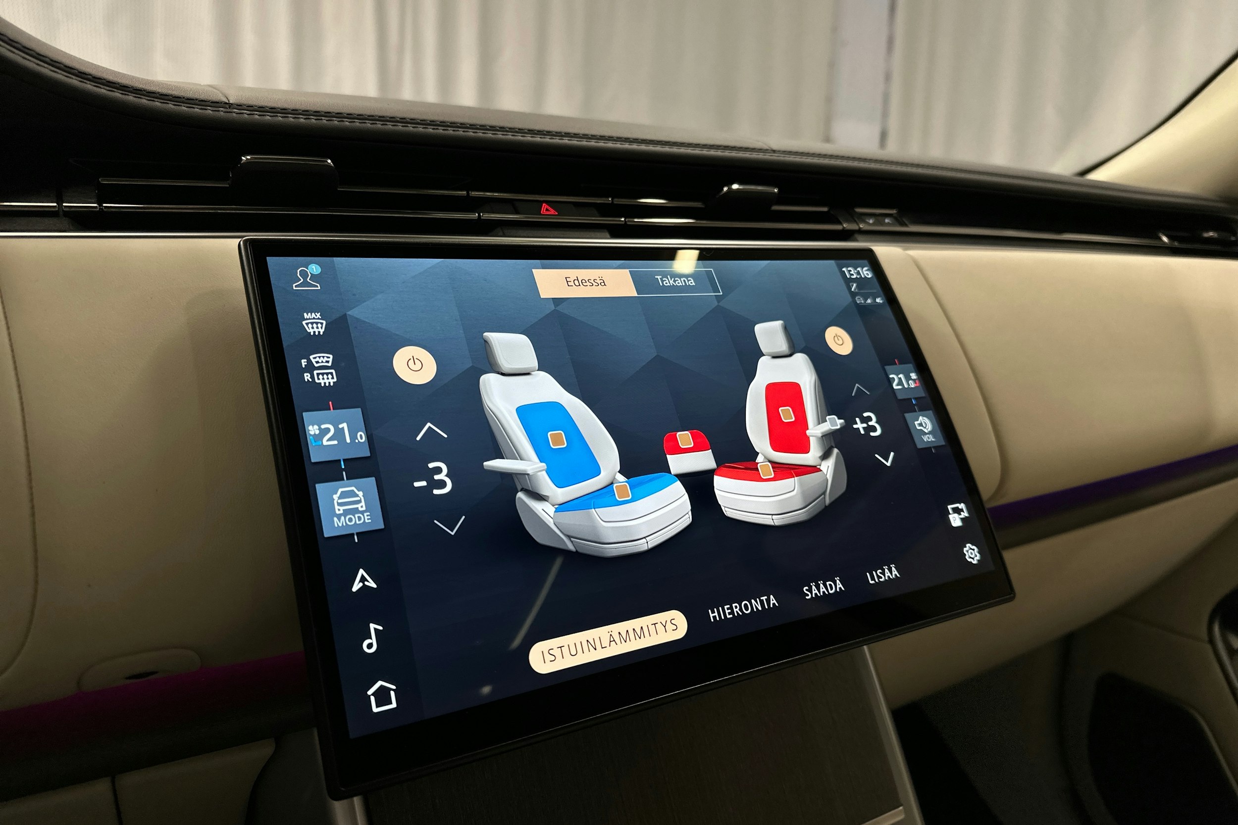 harmaa Land Rover Range Rover 2024 kuva 22.