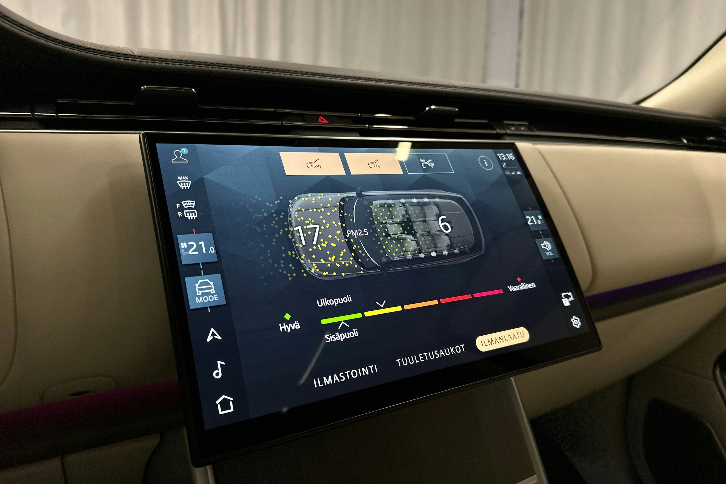 harmaa Land Rover Range Rover 2024 kuva 24.