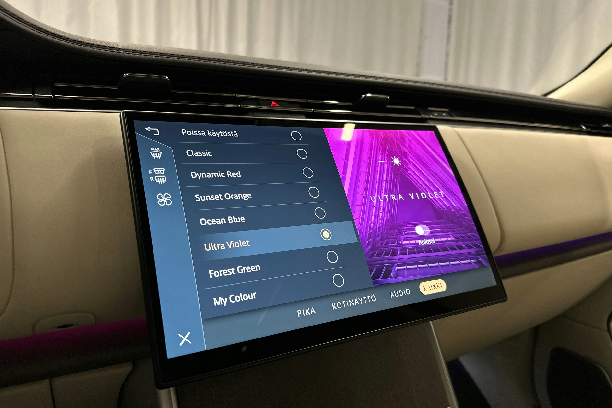 harmaa Land Rover Range Rover 2024 kuva 25.