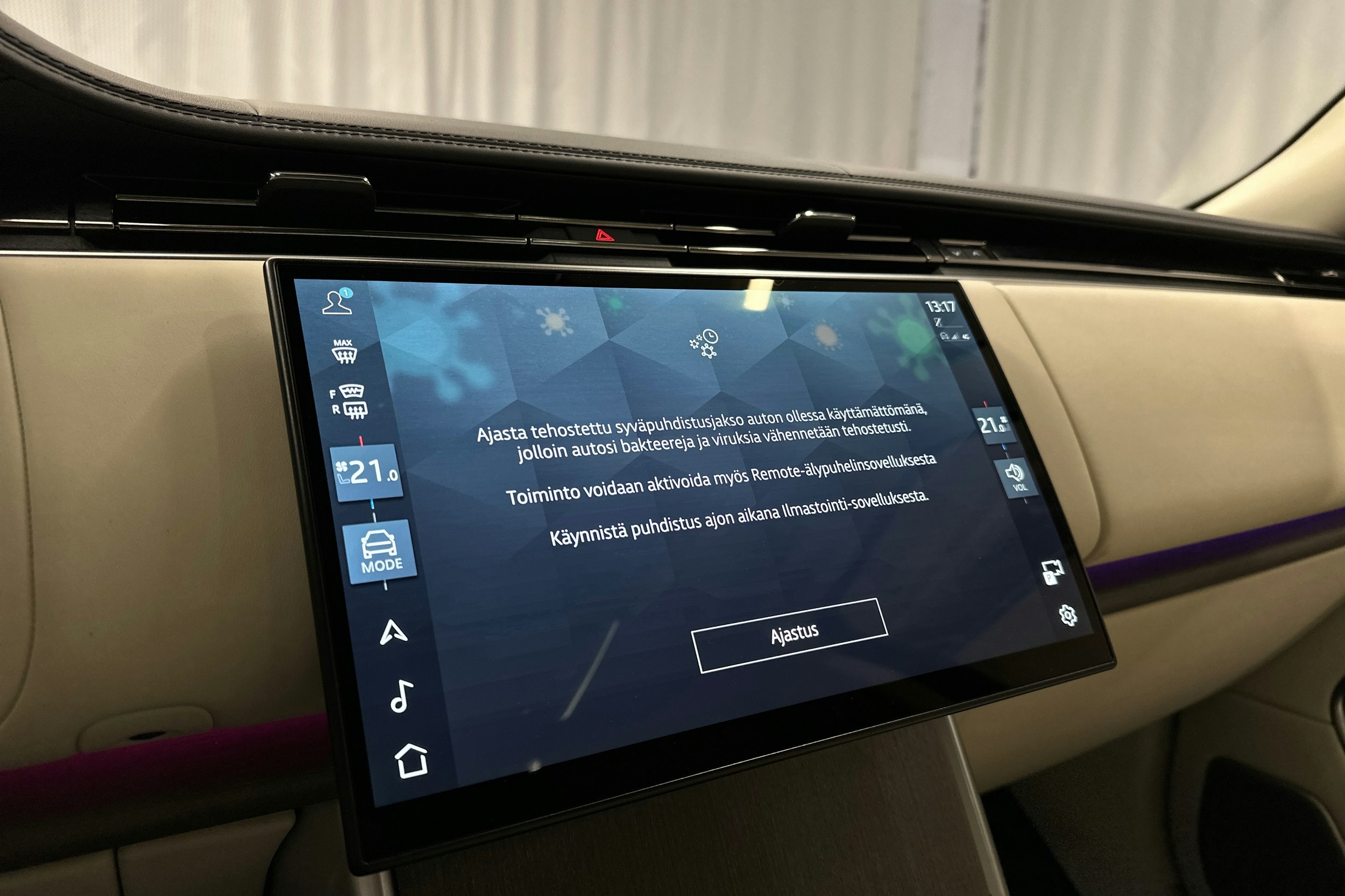 harmaa Land Rover Range Rover 2024 kuva 26.