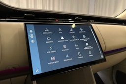 harmaa Land Rover Range Rover 2024 kuva 30.