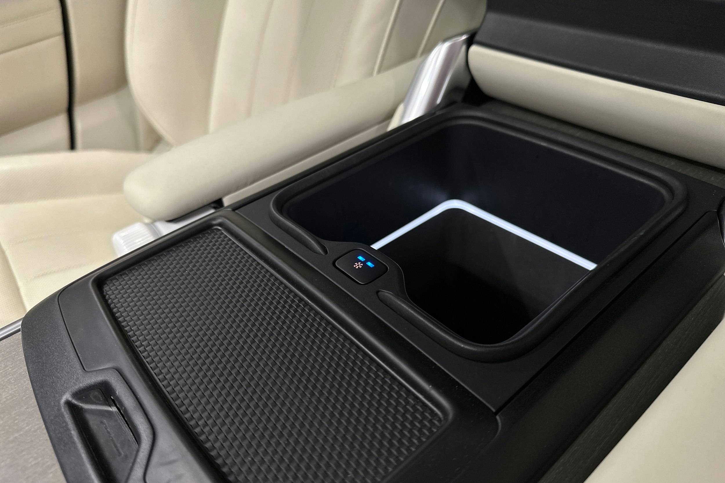 harmaa Land Rover Range Rover 2024 kuva 32.