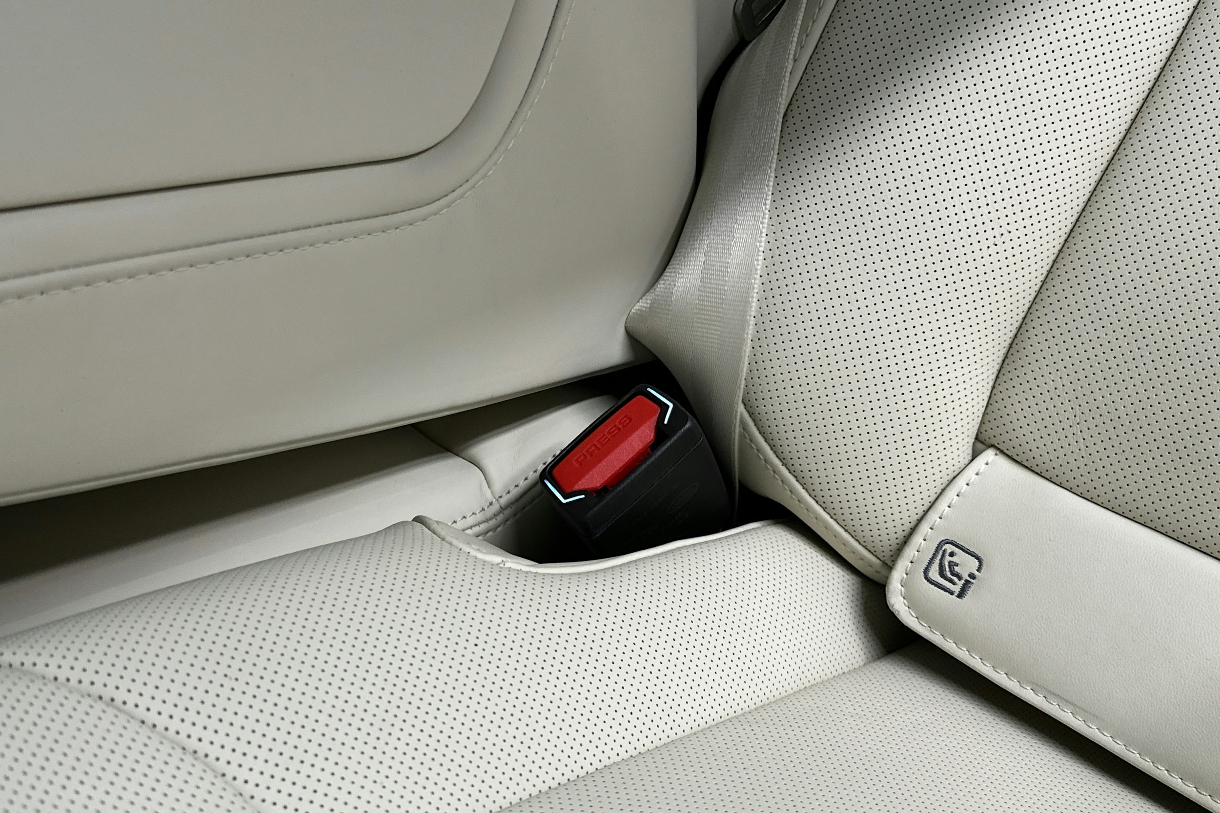 harmaa Land Rover Range Rover 2024 kuva 36.