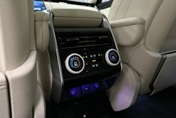 harmaa Land Rover Range Rover 2024 kuva 38.