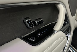 harmaa Land Rover Range Rover 2024 kuva 39.