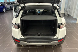 Valkoinen Land Rover Range Rover Evoque 2015 kuva 18.
