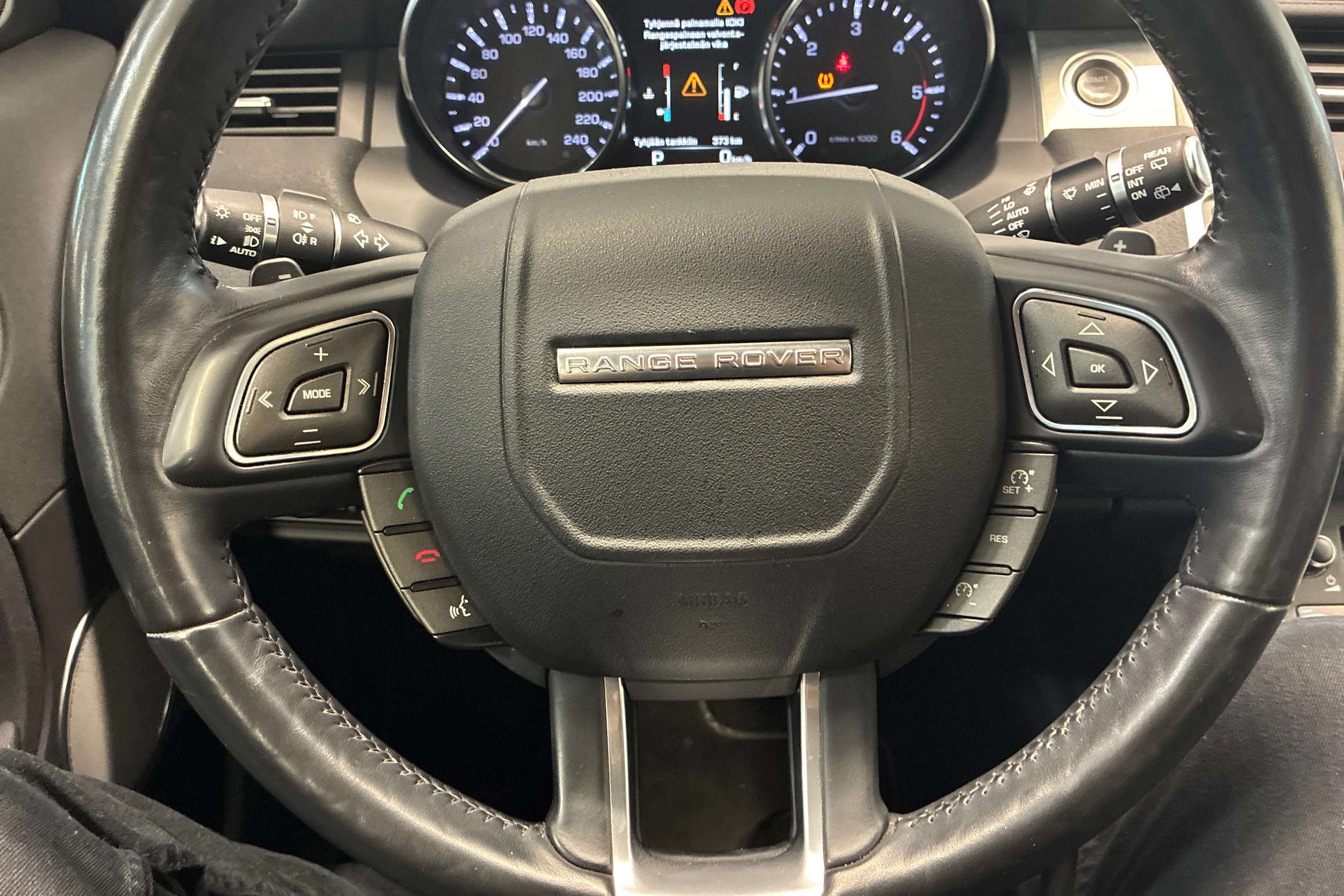 Valkoinen Land Rover Range Rover Evoque 2015 kuva 21.