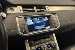 Valkoinen Land Rover Range Rover Evoque 2015 kuva 25.
