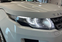 Valkoinen Land Rover Range Rover Evoque 2015 kuva 31.