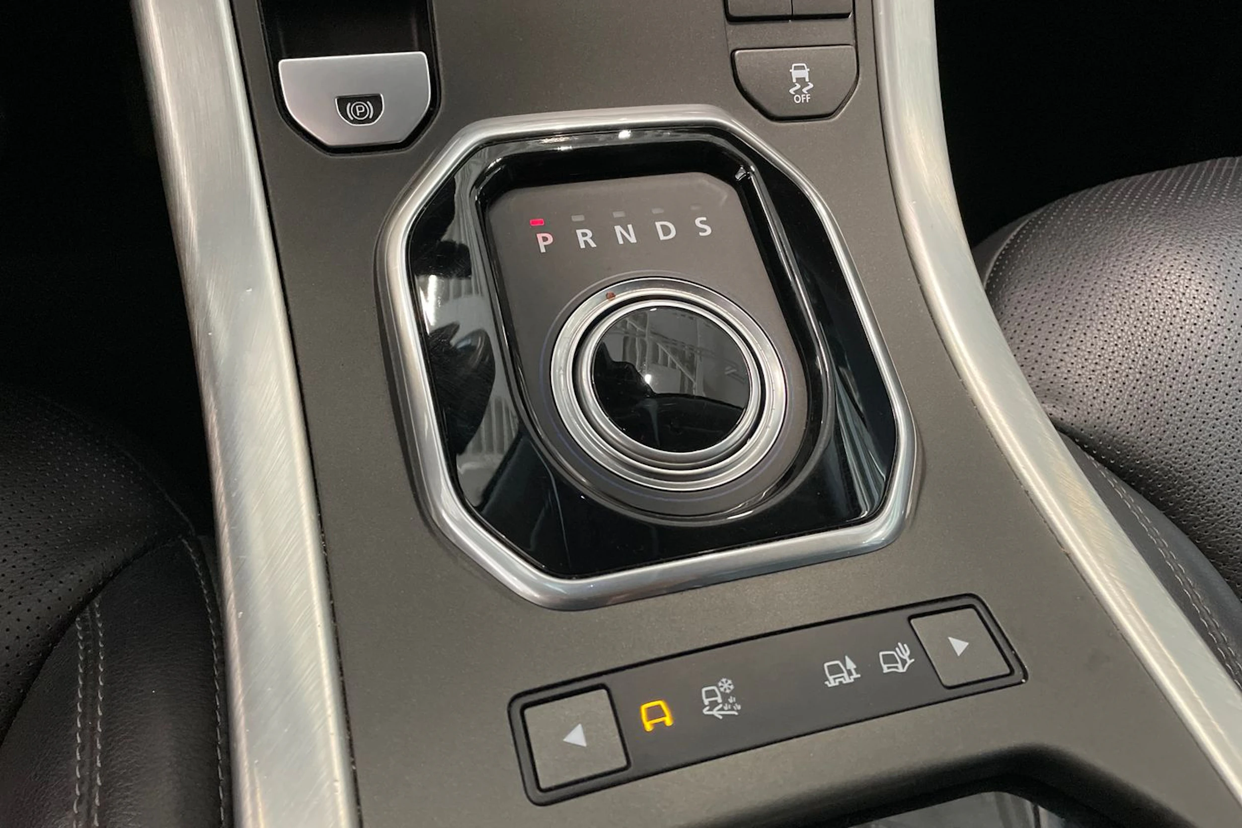 ruskea (beige) Land Rover Range Rover Evoque 2016 kuva 23.