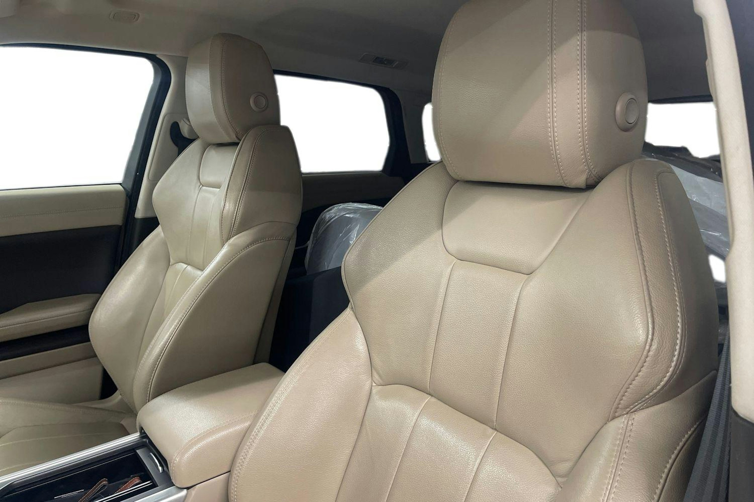 valkoinen Land Rover Range Rover Evoque 2017 kuva 8.