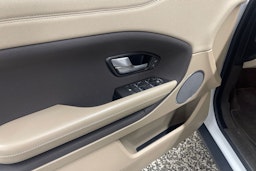 valkoinen Land Rover Range Rover Evoque 2017 kuva 12.