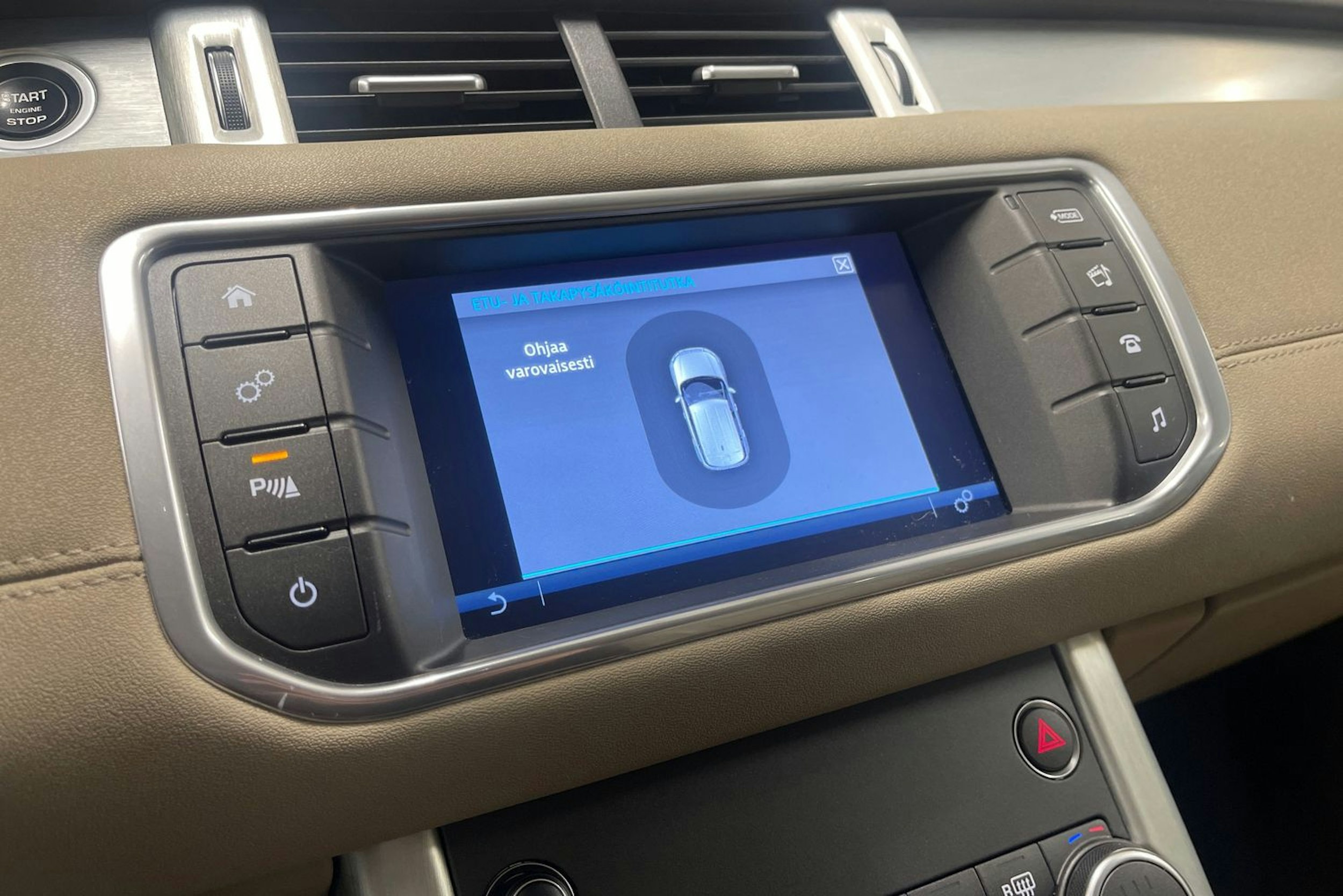 valkoinen Land Rover Range Rover Evoque 2017 kuva 19.