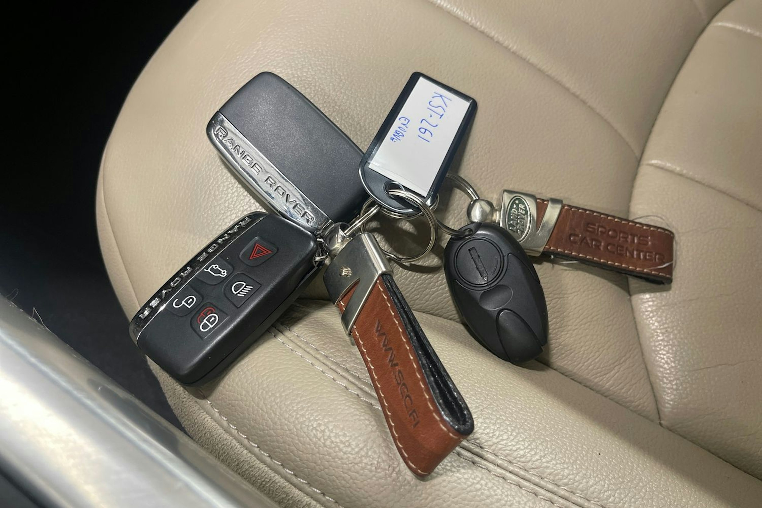 valkoinen Land Rover Range Rover Evoque 2017 kuva 21.