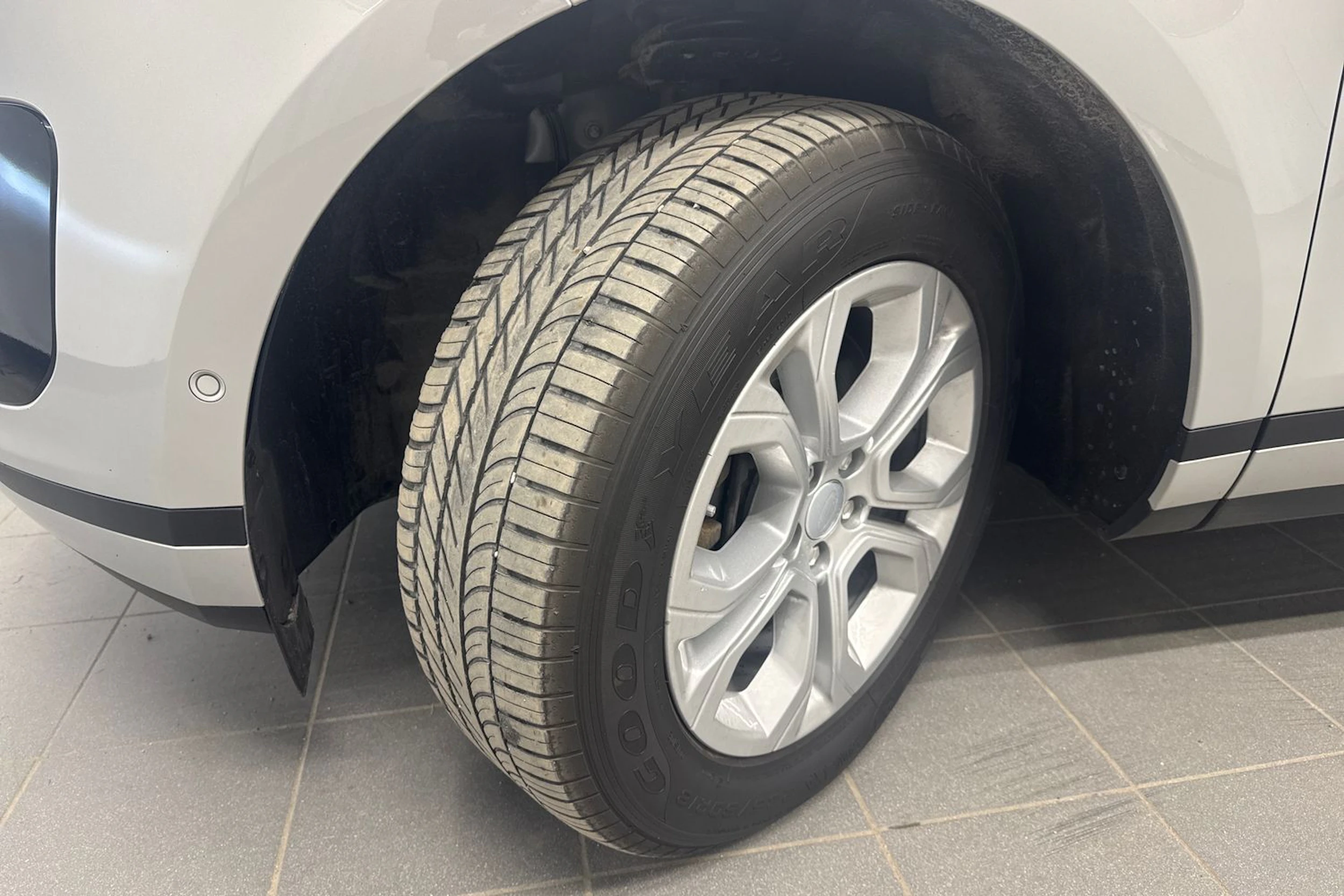 harmaa Land Rover Range Rover Evoque 2021 kuva 10.