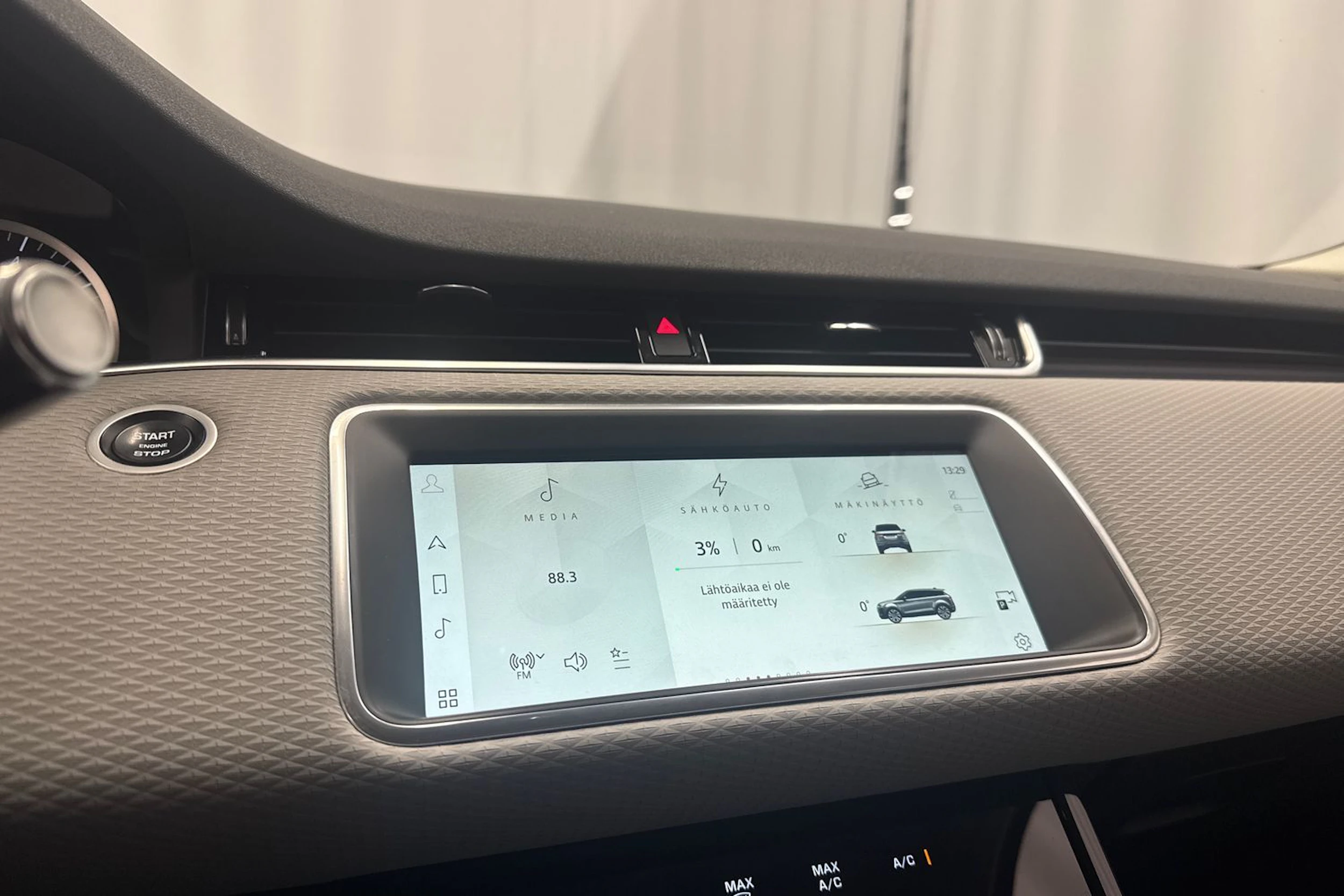 harmaa Land Rover Range Rover Evoque 2021 kuva 21.