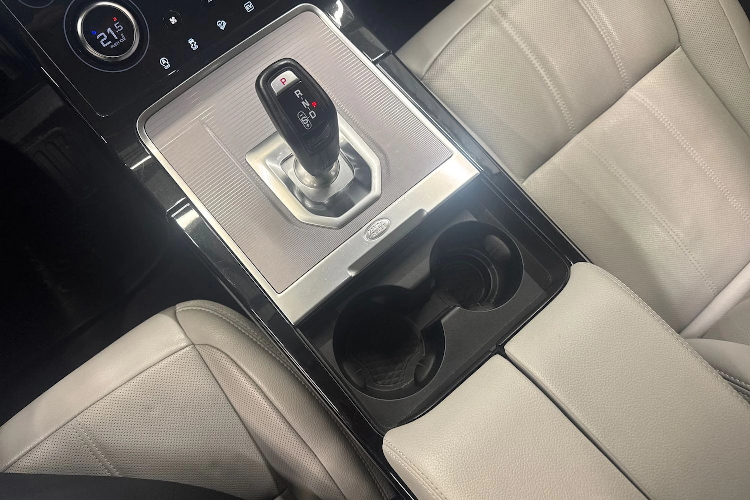 harmaa Land Rover Range Rover Evoque 2021 kuva 24.