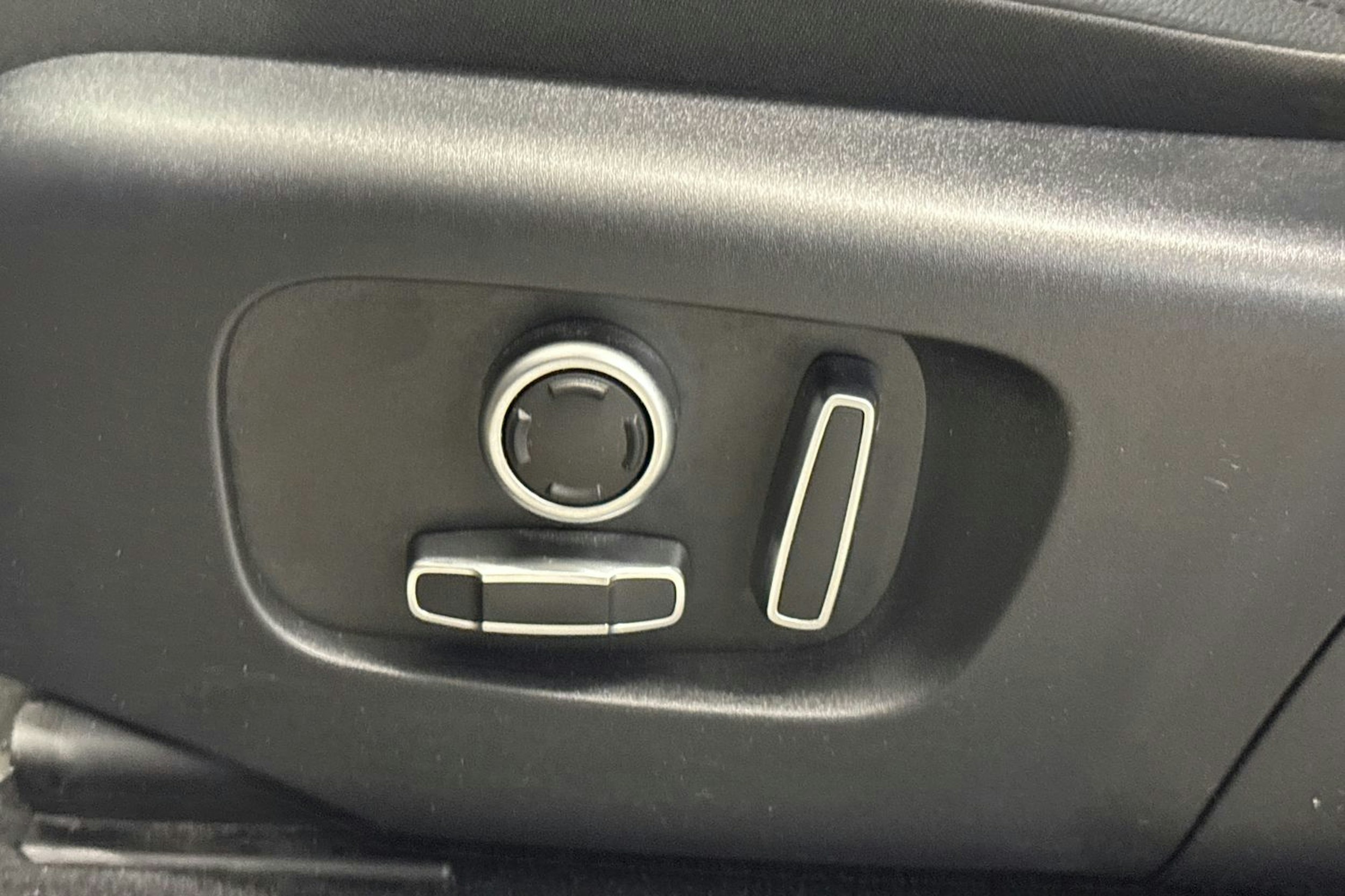 Ruskea (beige) Land Rover Range Rover Evoque 2022 kuva 13.