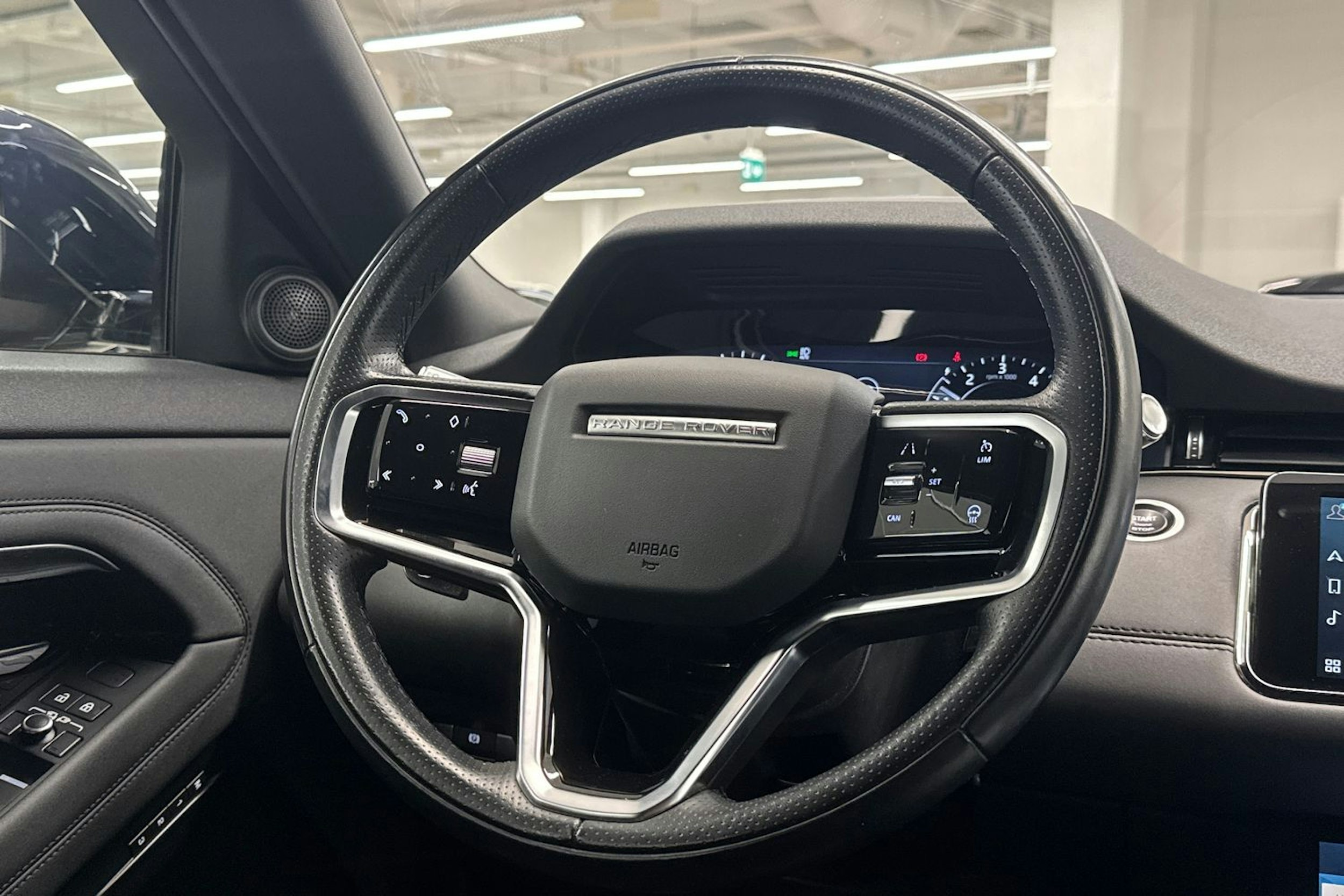 Ruskea (beige) Land Rover Range Rover Evoque 2022 kuva 15.