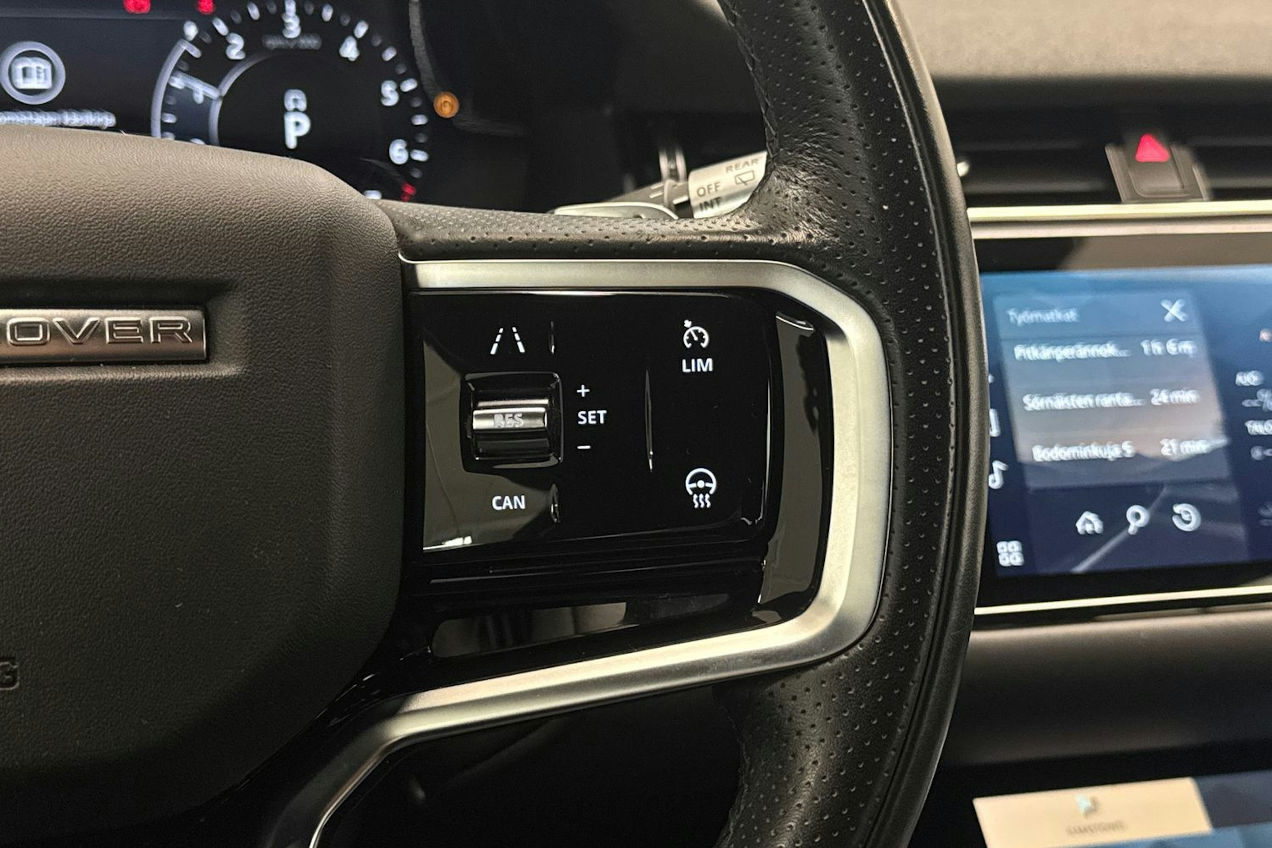 Ruskea (beige) Land Rover Range Rover Evoque 2022 kuva 17.