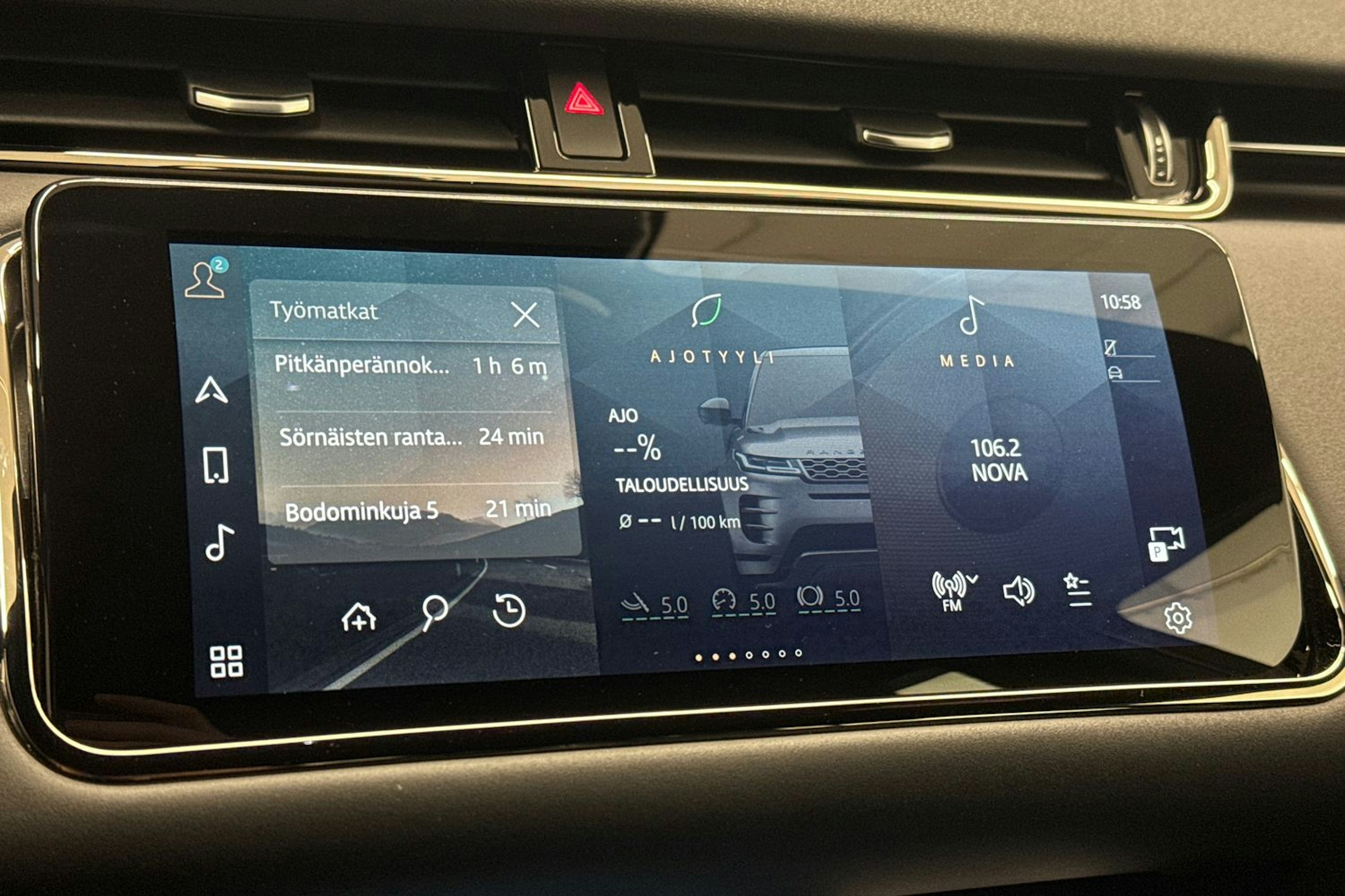 Ruskea (beige) Land Rover Range Rover Evoque 2022 kuva 22.