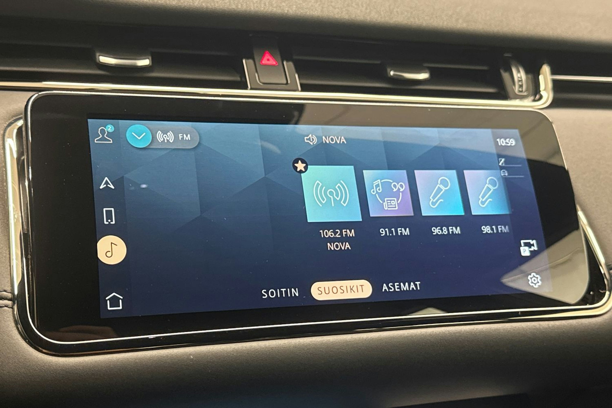 Ruskea (beige) Land Rover Range Rover Evoque 2022 kuva 24.