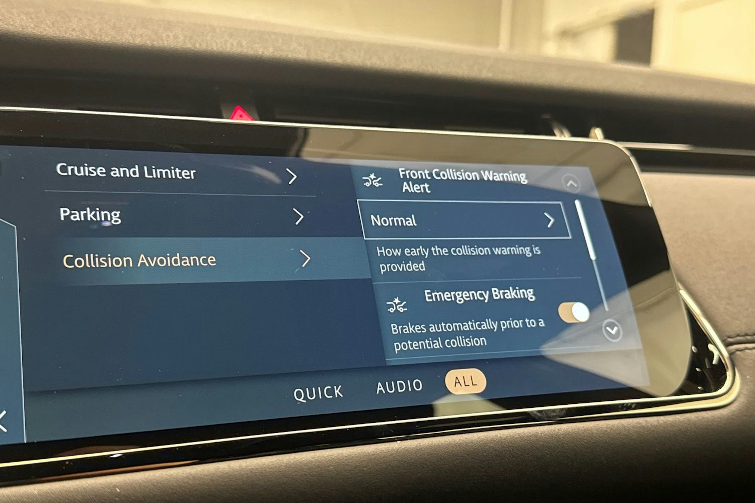 Ruskea (beige) Land Rover Range Rover Evoque 2022 kuva 30.