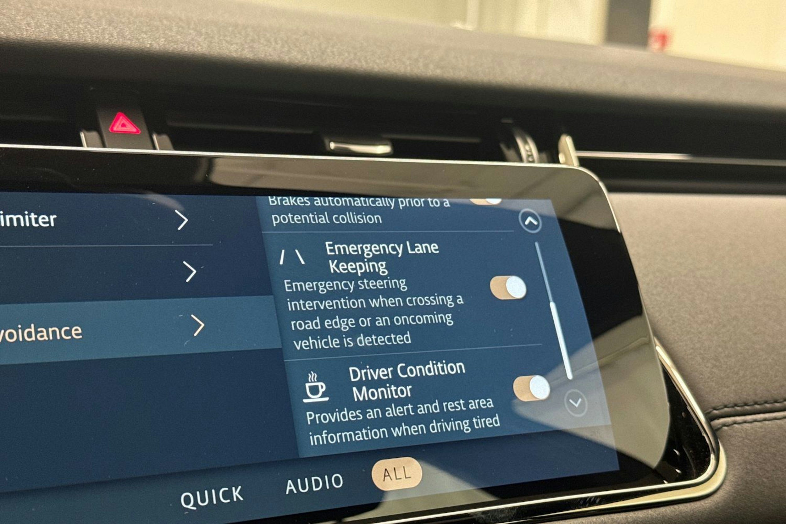 Ruskea (beige) Land Rover Range Rover Evoque 2022 kuva 31.