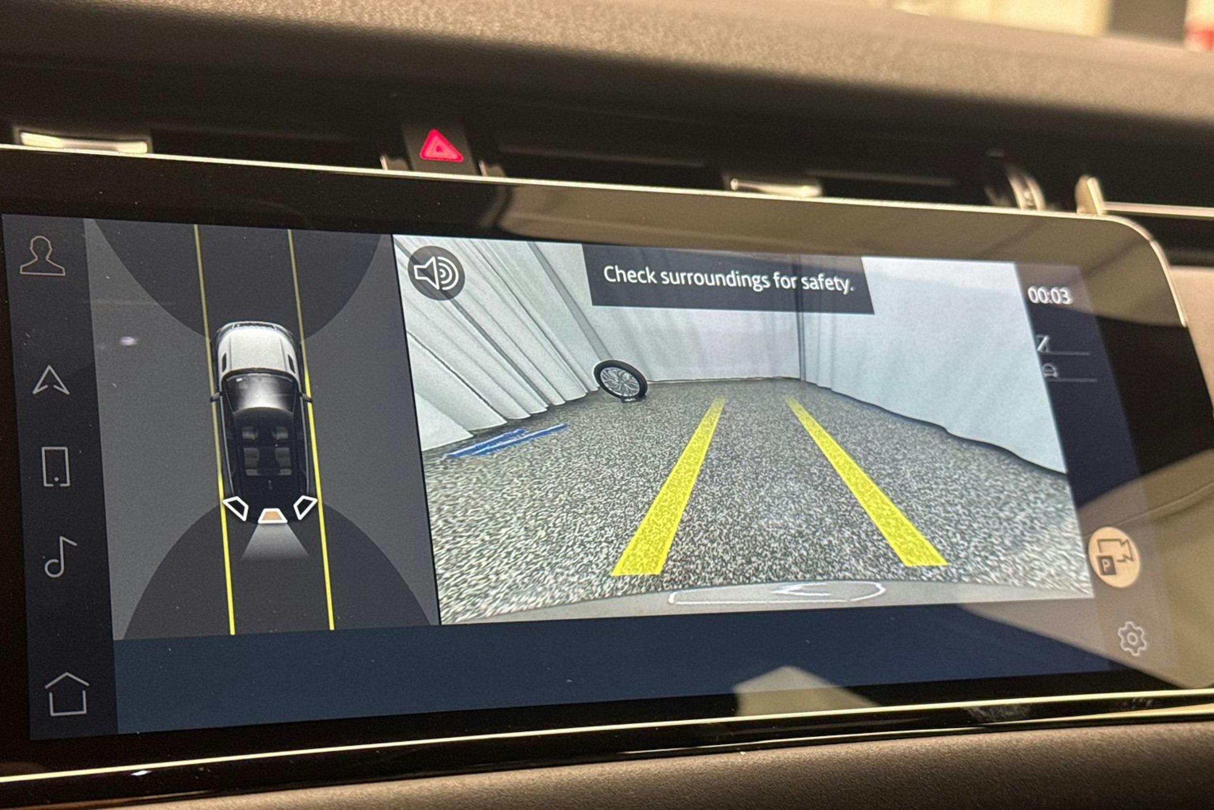 Ruskea (beige) Land Rover Range Rover Evoque 2022 kuva 32.