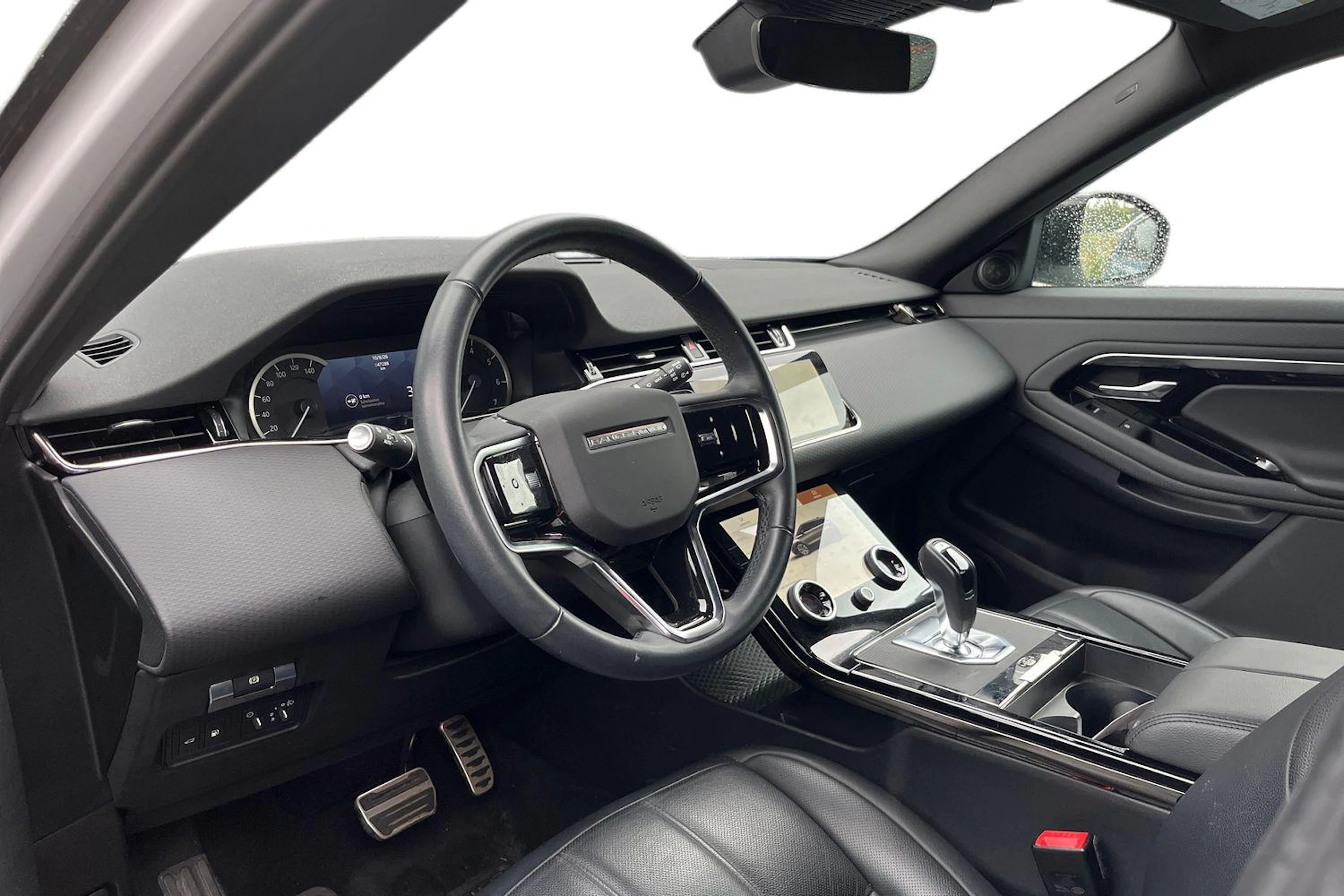 valkoinen Land Rover Range Rover Evoque 2023 kuva 3.