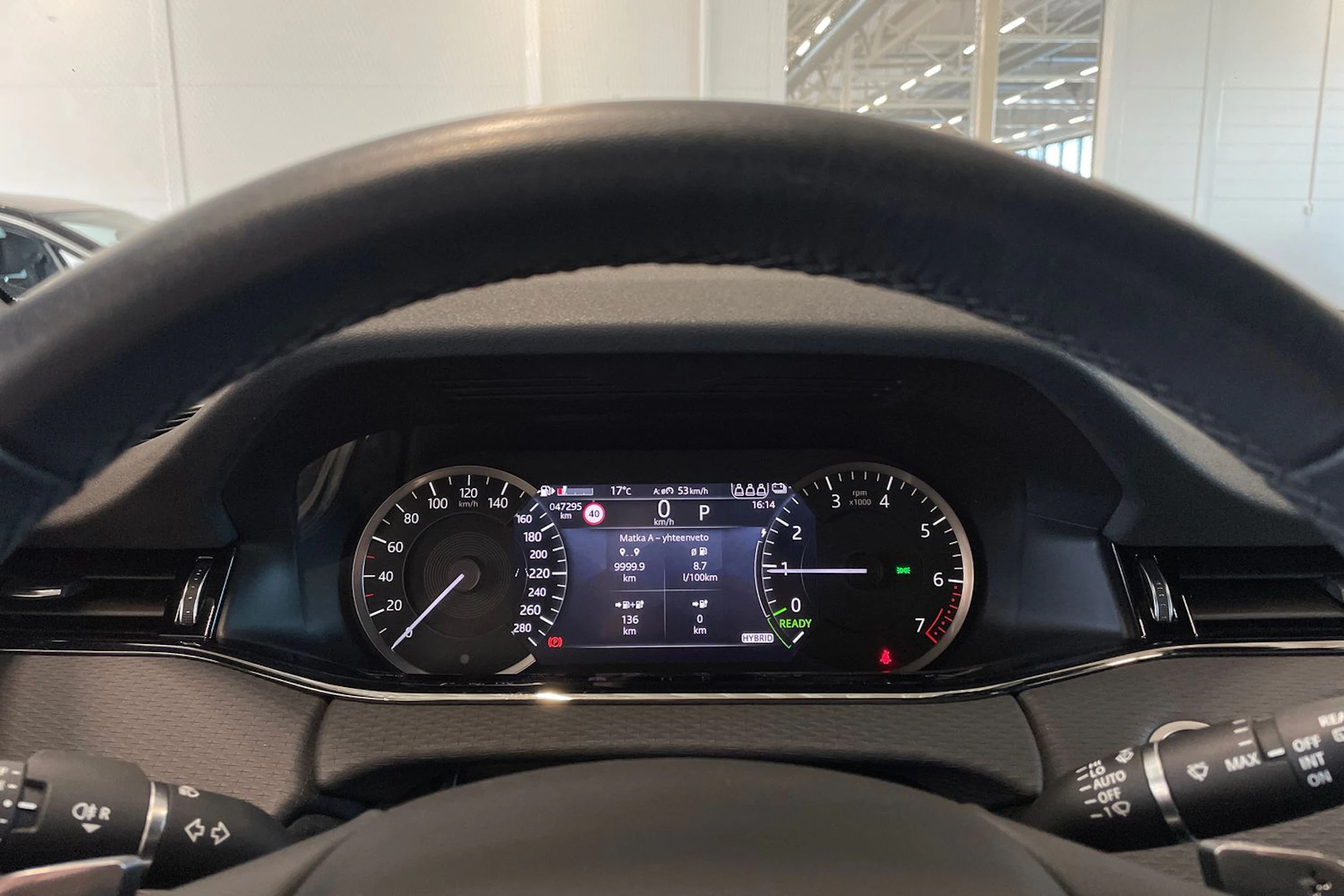 valkoinen Land Rover Range Rover Evoque 2023 kuva 14.