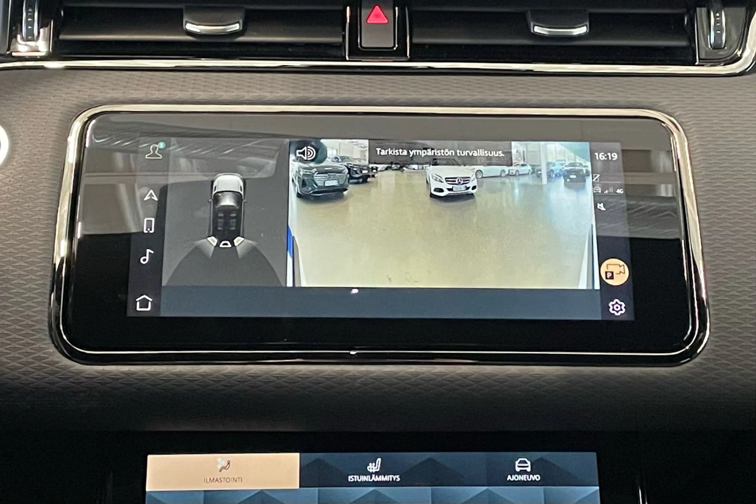 valkoinen Land Rover Range Rover Evoque 2023 kuva 20.