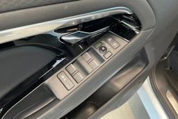 valkoinen Land Rover Range Rover Evoque 2023 kuva 24.