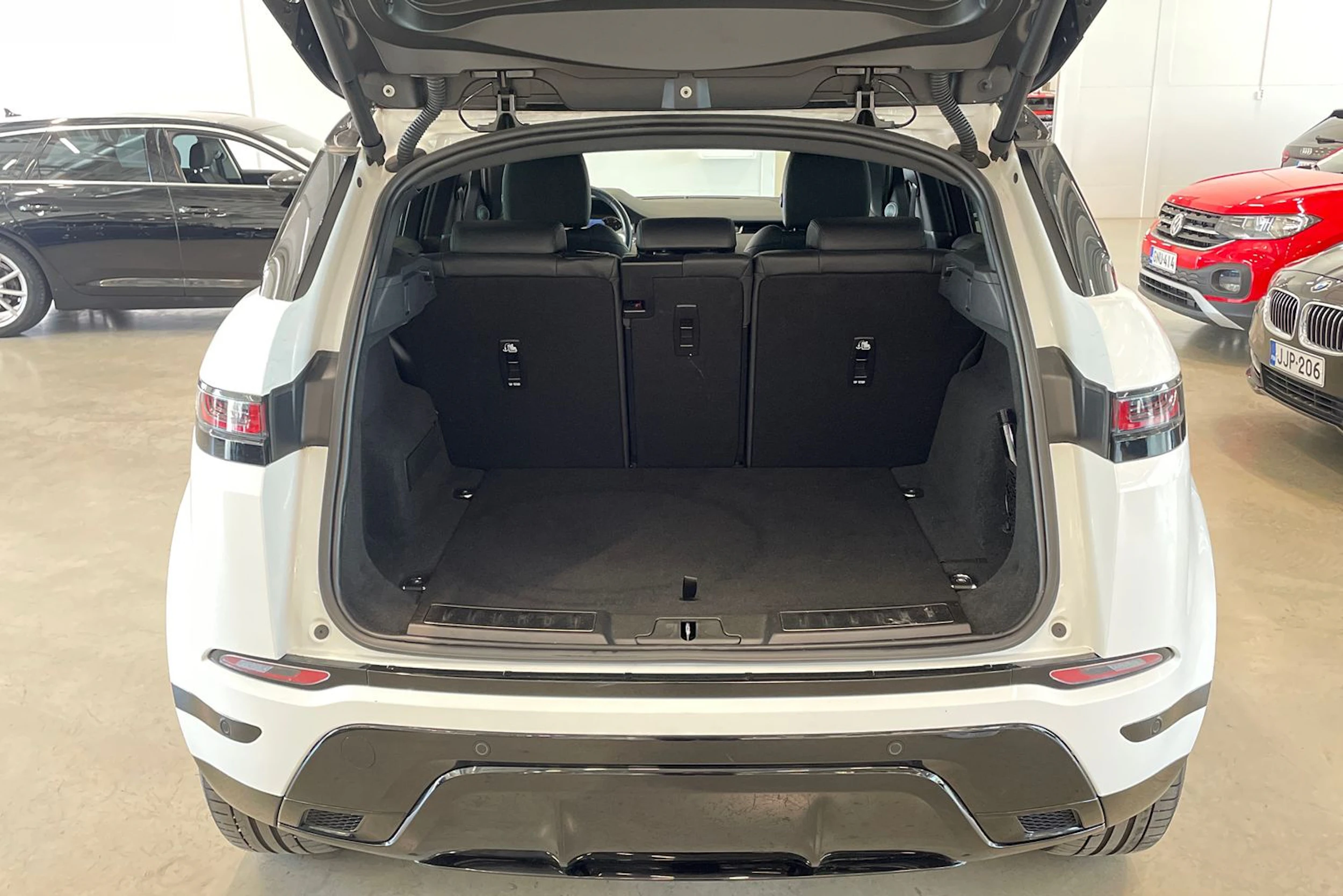 valkoinen Land Rover Range Rover Evoque 2023 kuva 25.