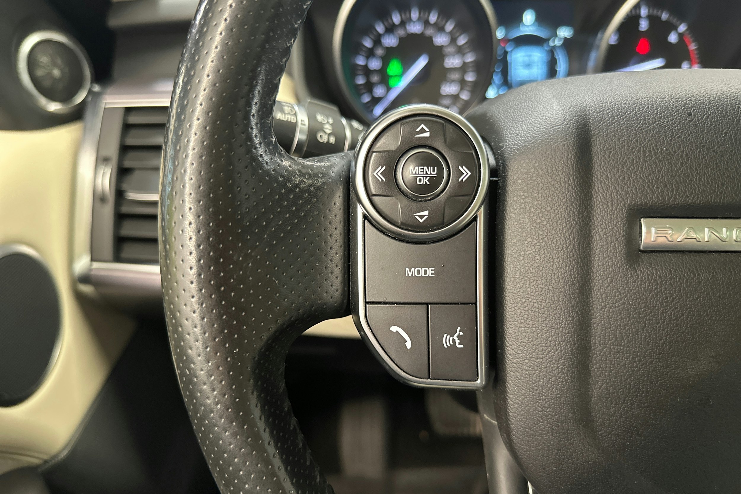 Musta Land Rover Range Rover Sport 2016 kuva 17.