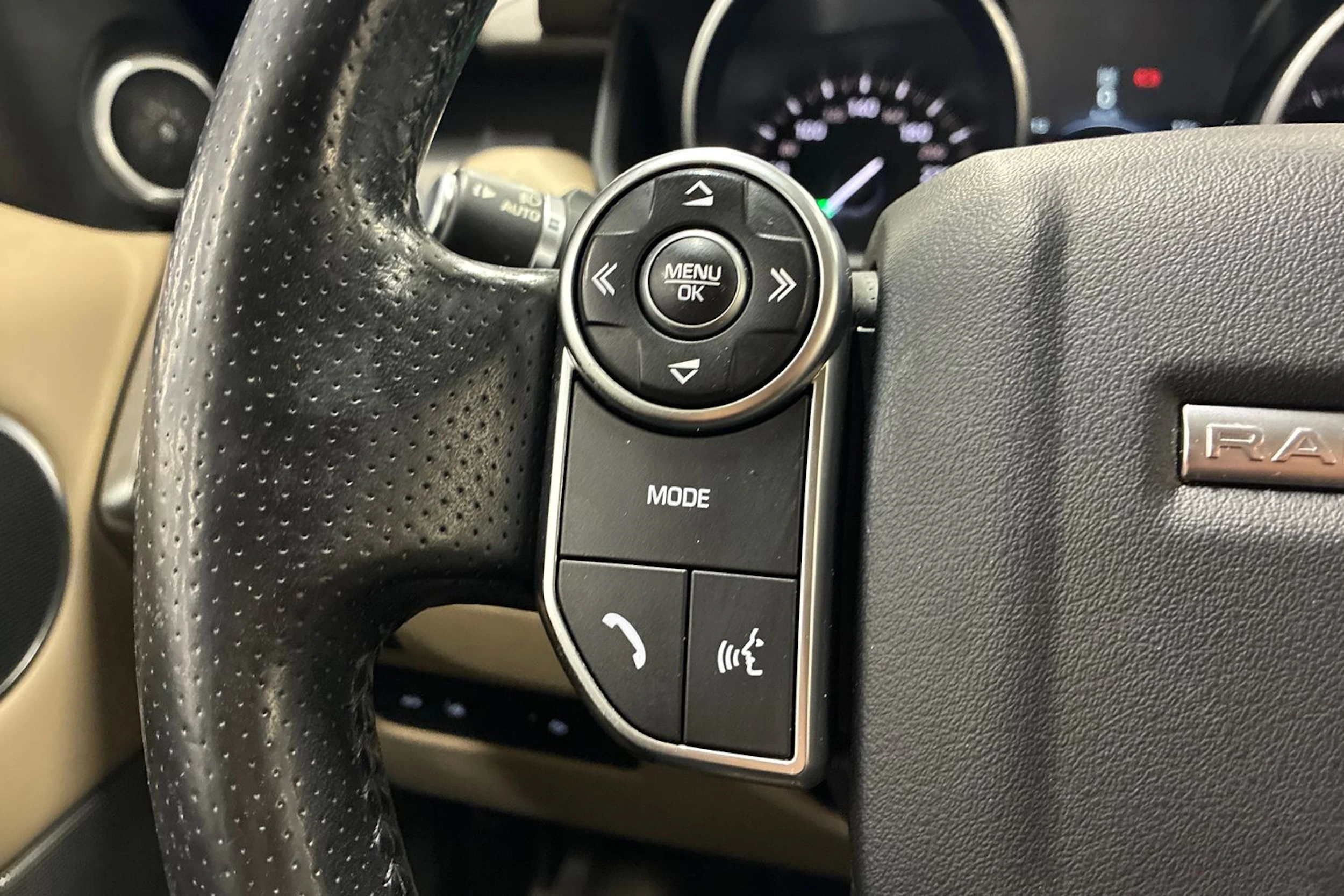 Musta Land Rover Range Rover Sport 2017 kuva 13.