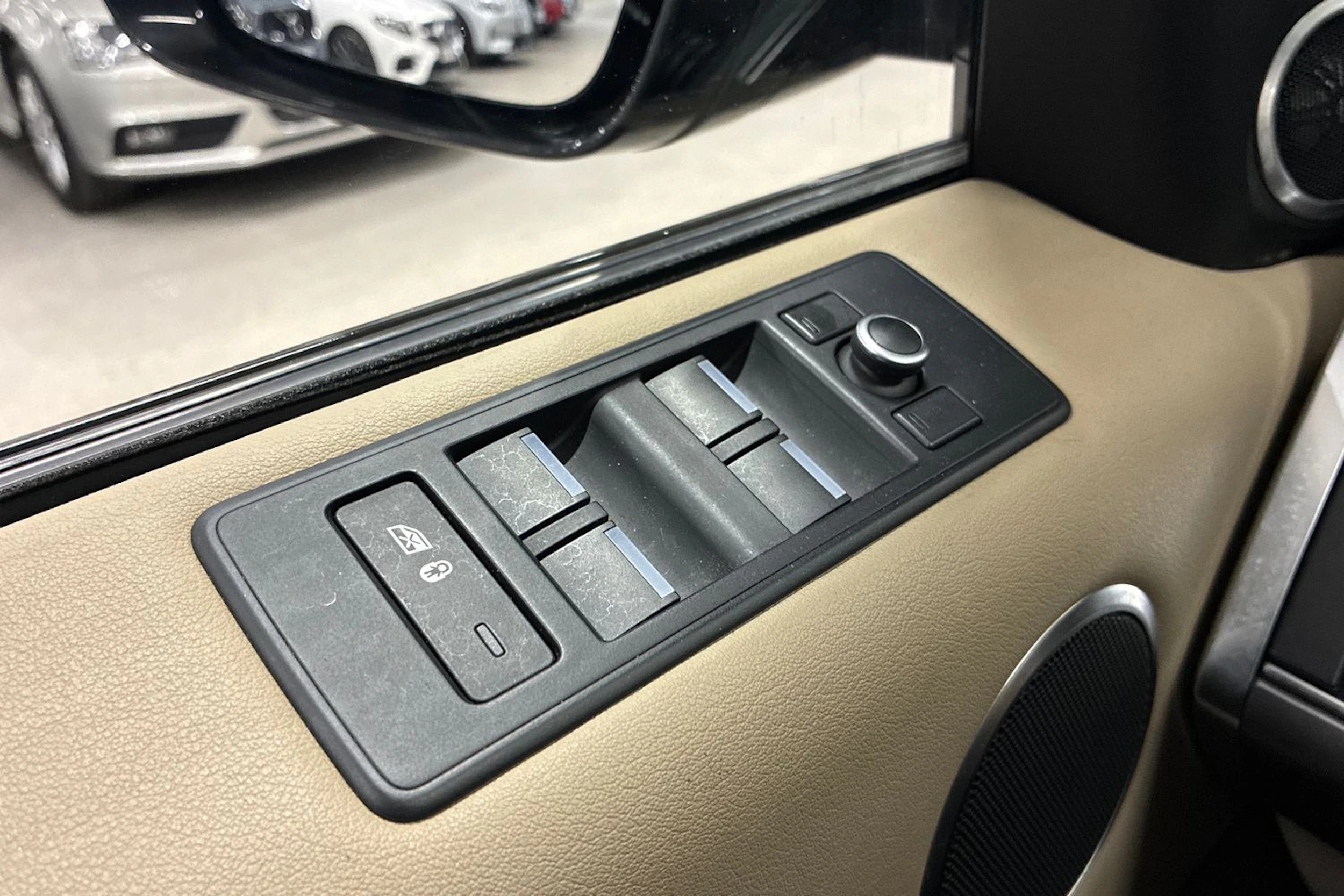 Musta Land Rover Range Rover Sport 2017 kuva 17.