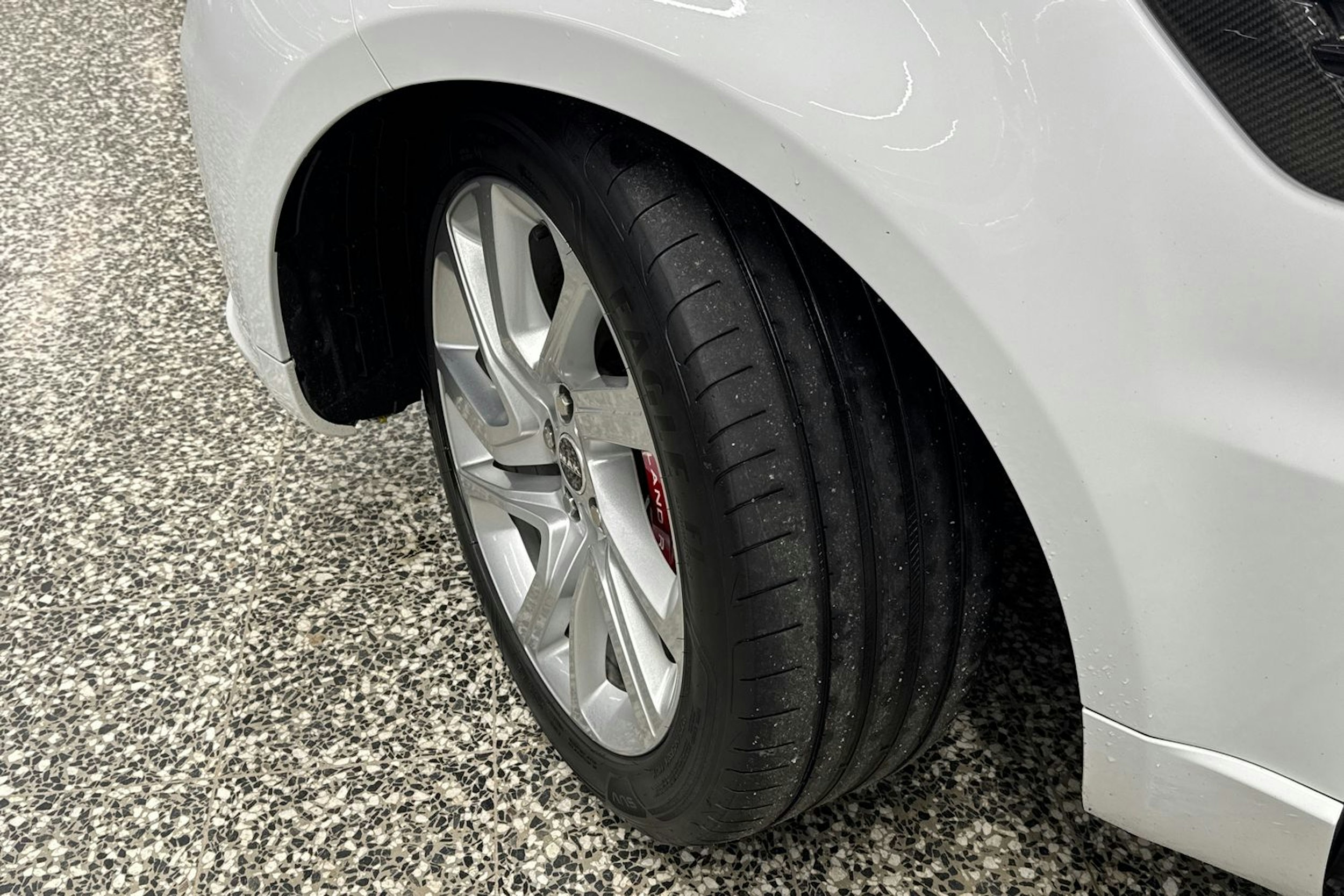Valkoinen Land Rover Range Rover Sport 2019 kuva 10.