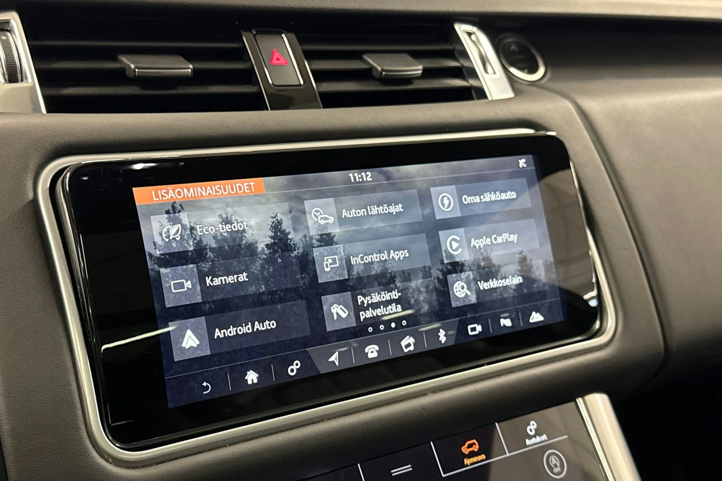 Valkoinen Land Rover Range Rover Sport 2019 kuva 12.