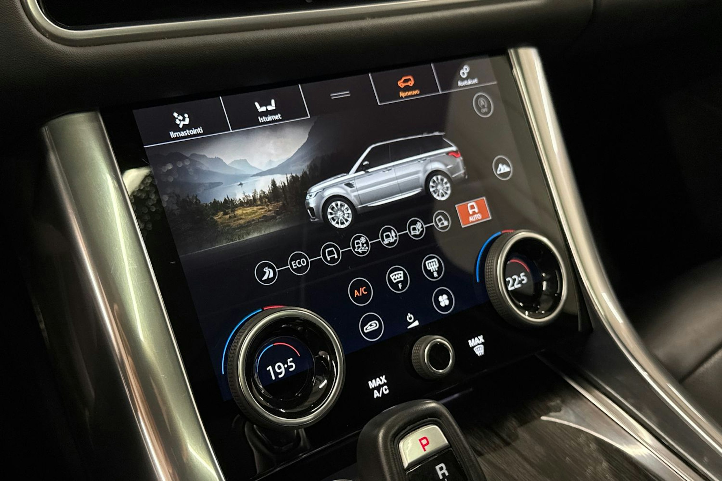 Valkoinen Land Rover Range Rover Sport 2019 kuva 15.